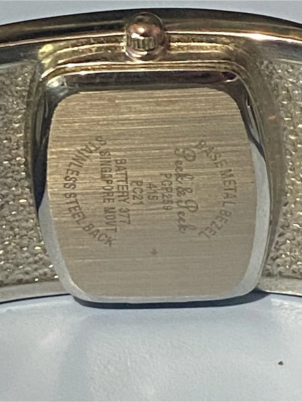 Vintage Peck & peck women’s bangle watch bracelet leaf design